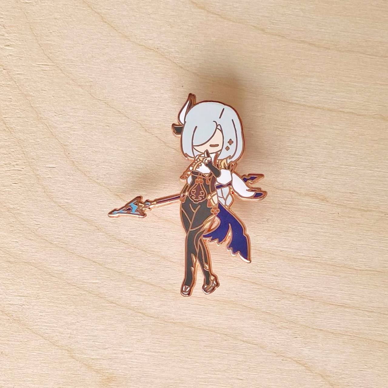 Shenhe Enamel Pin